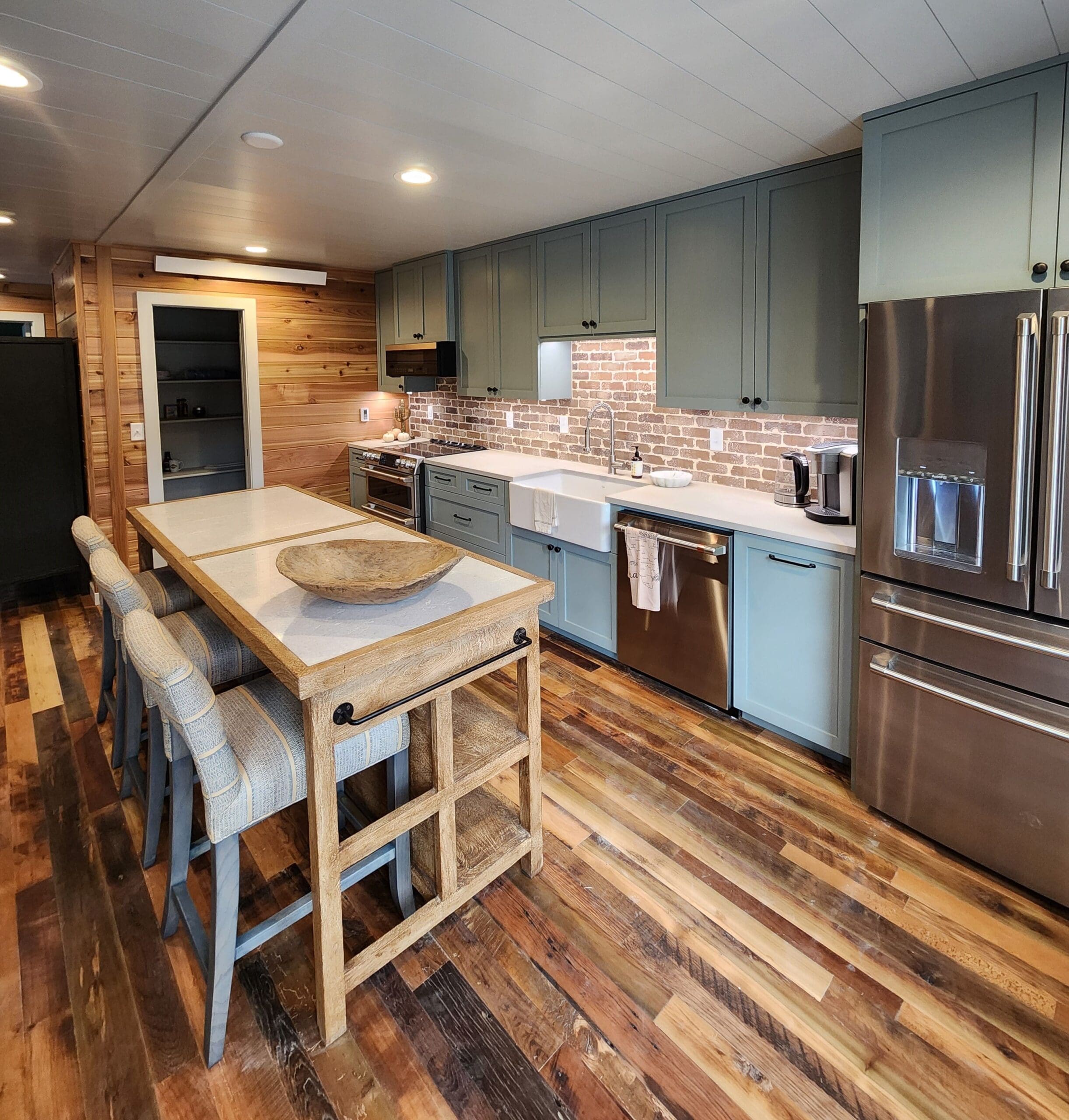 Kitchen View 3rd Wheel